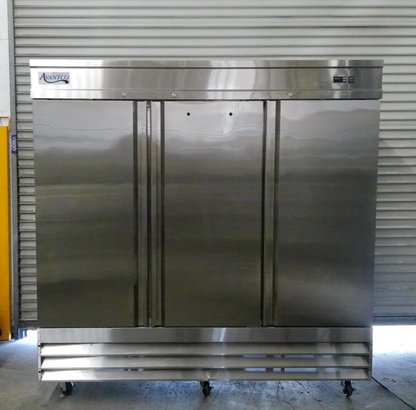 Avantco 178SS3FHC Three Door Commercial Reach-In Freezer 81cf TESTED