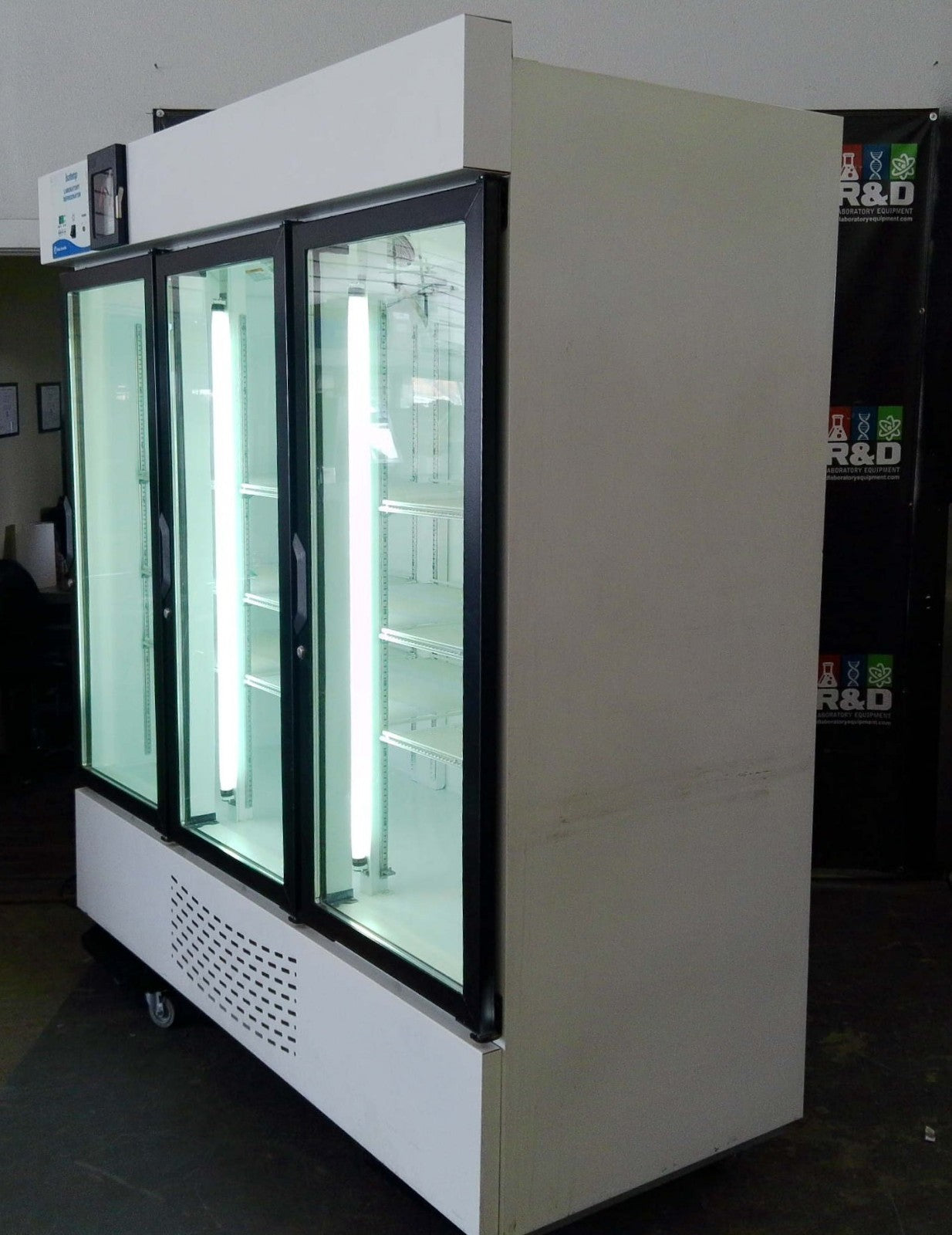 Fisher Scientific Isotemp 3 Glass Door Laboratory +4C Refrigerator 72Cf (2019)