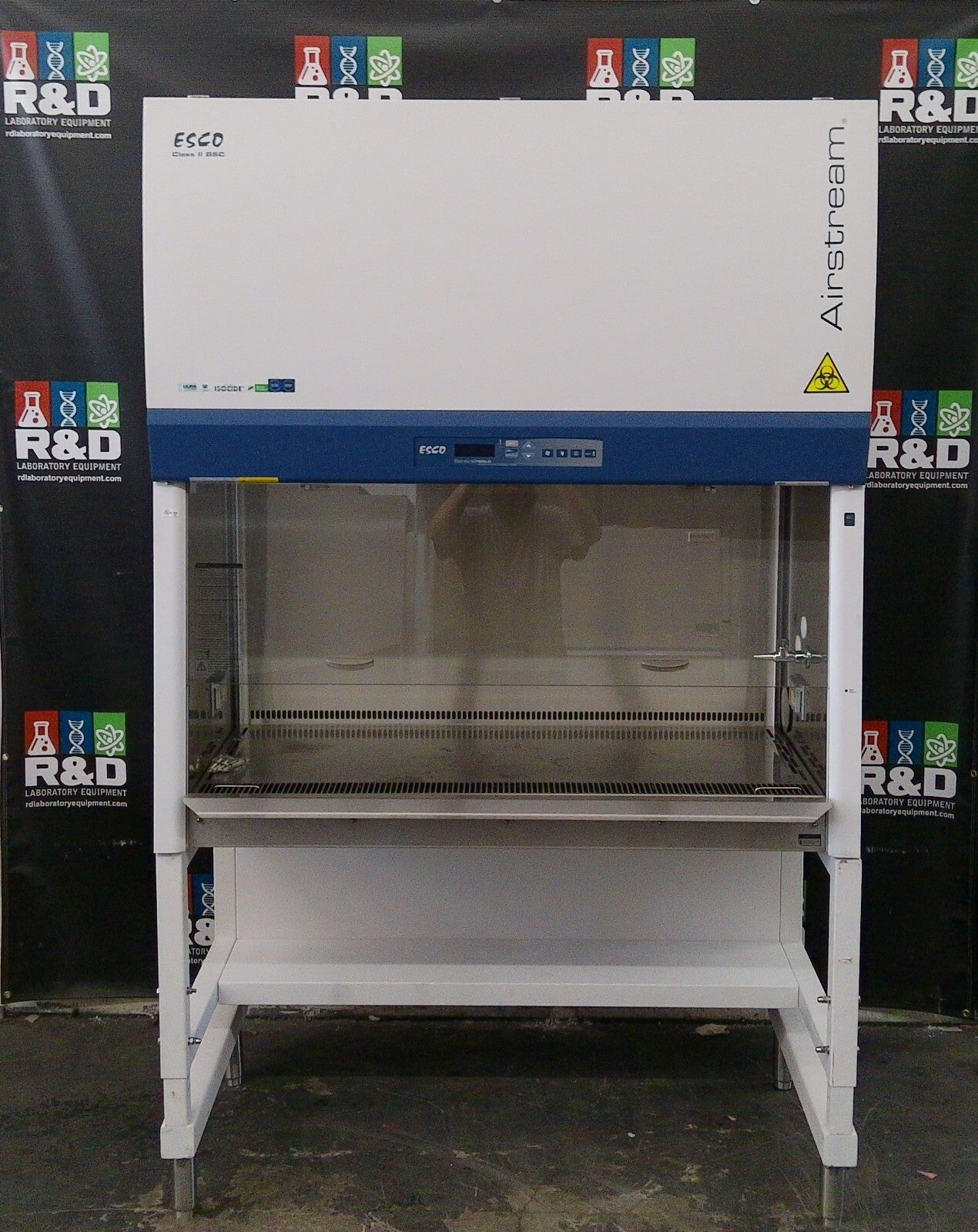 Esco 4ft AC2-4S9  (2021) A2 Biosafety Cabinet w/Stand & UV, FULLY TESTED