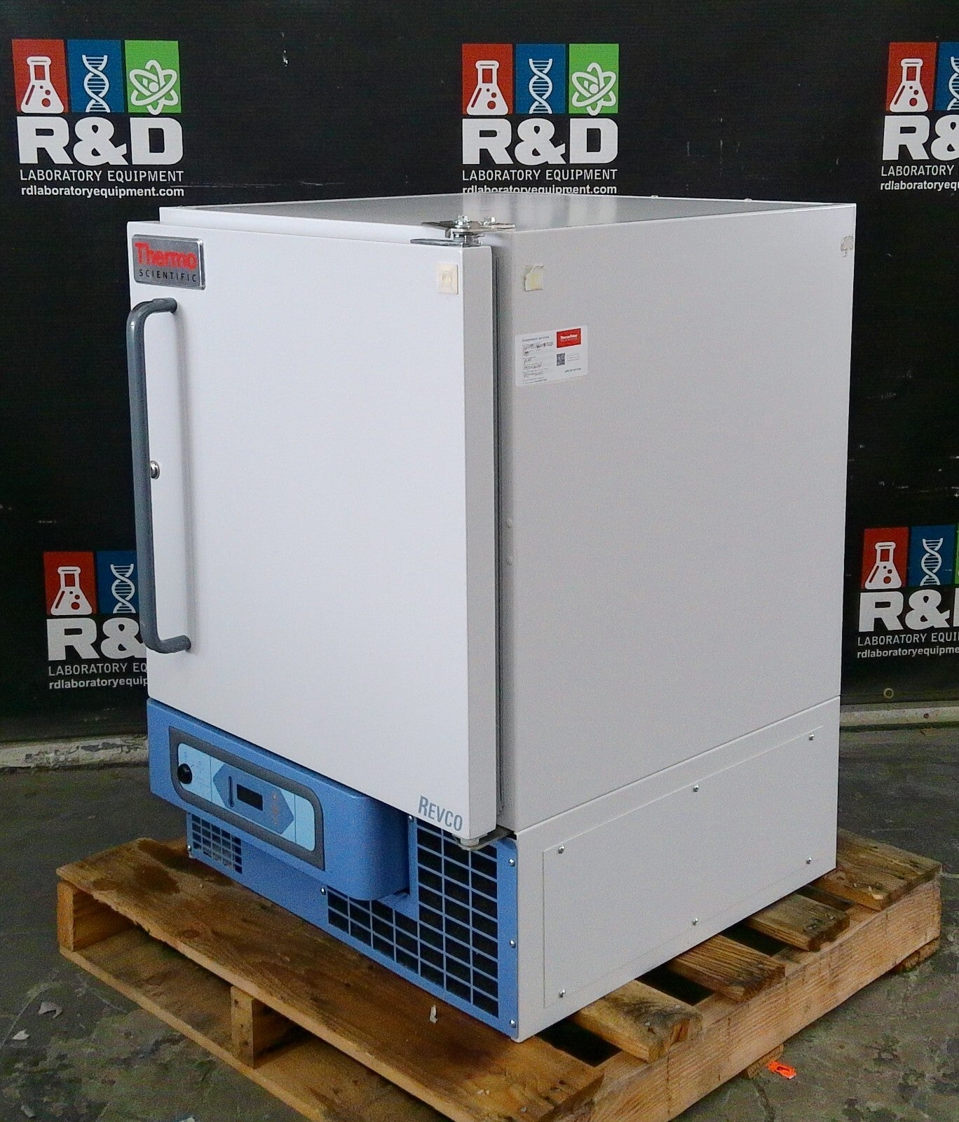 Thermo Scientific ULT430A Revco Undercounter Laboratory  Freezer 4.9Cf 120v