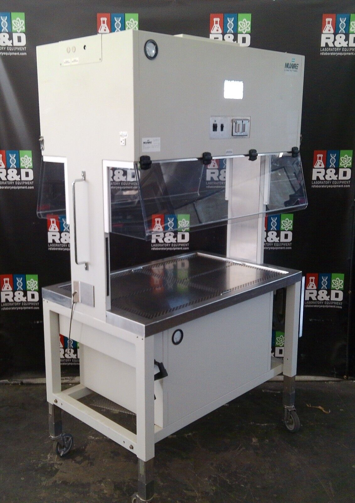 Nuaire NU-612-400 4ft Dual Sided Open Access Animal Transfer Station 120v