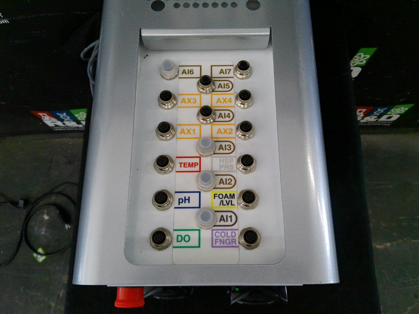 Finesse G3Lab Universal F100-2277-300 Rev 1 Bioreactor Controller w/pH&DO Probes