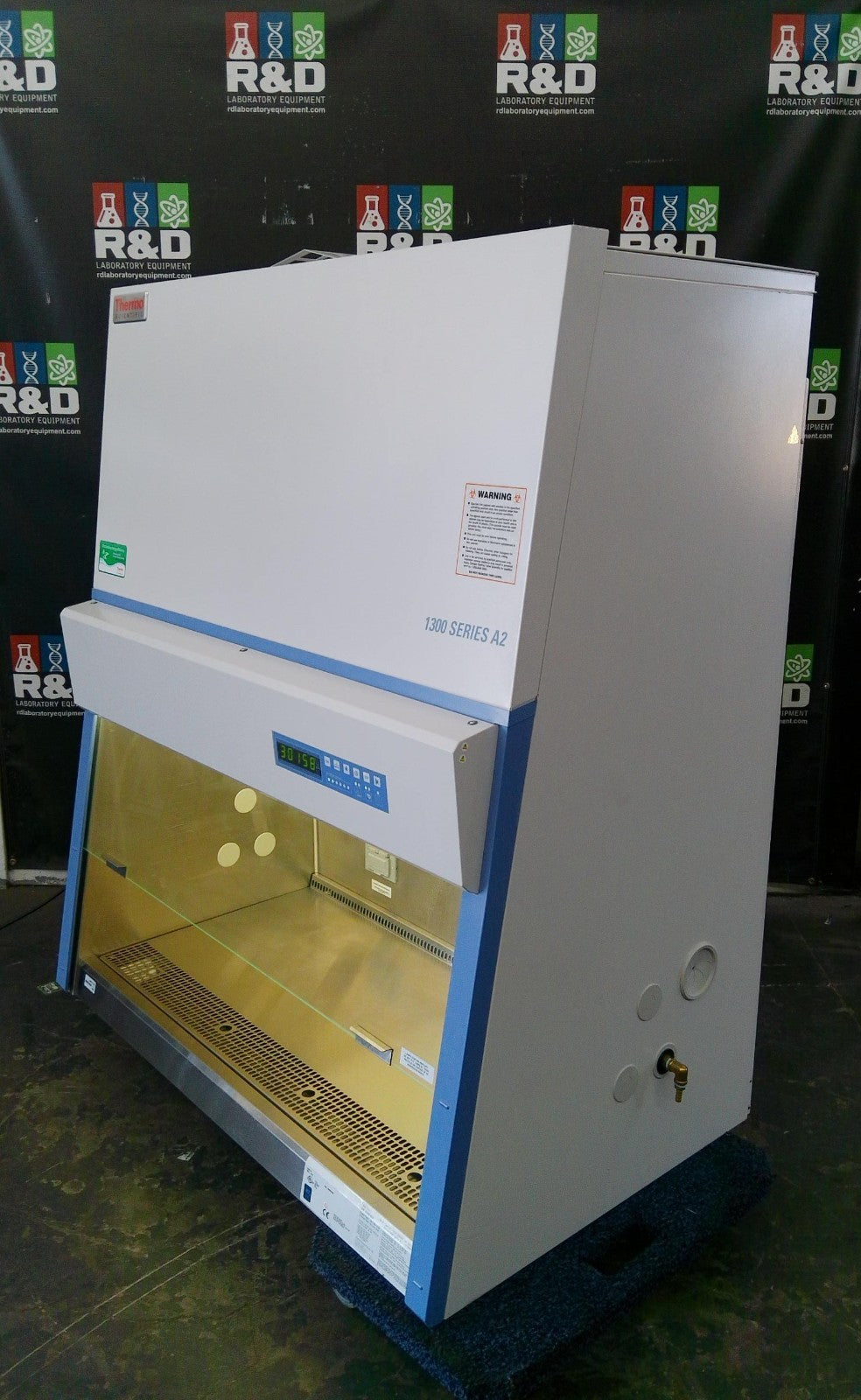 Thermo Scientific 4ft 1375 A2 Biosafety/Biological Safety Cabinet w/UV +Warranty