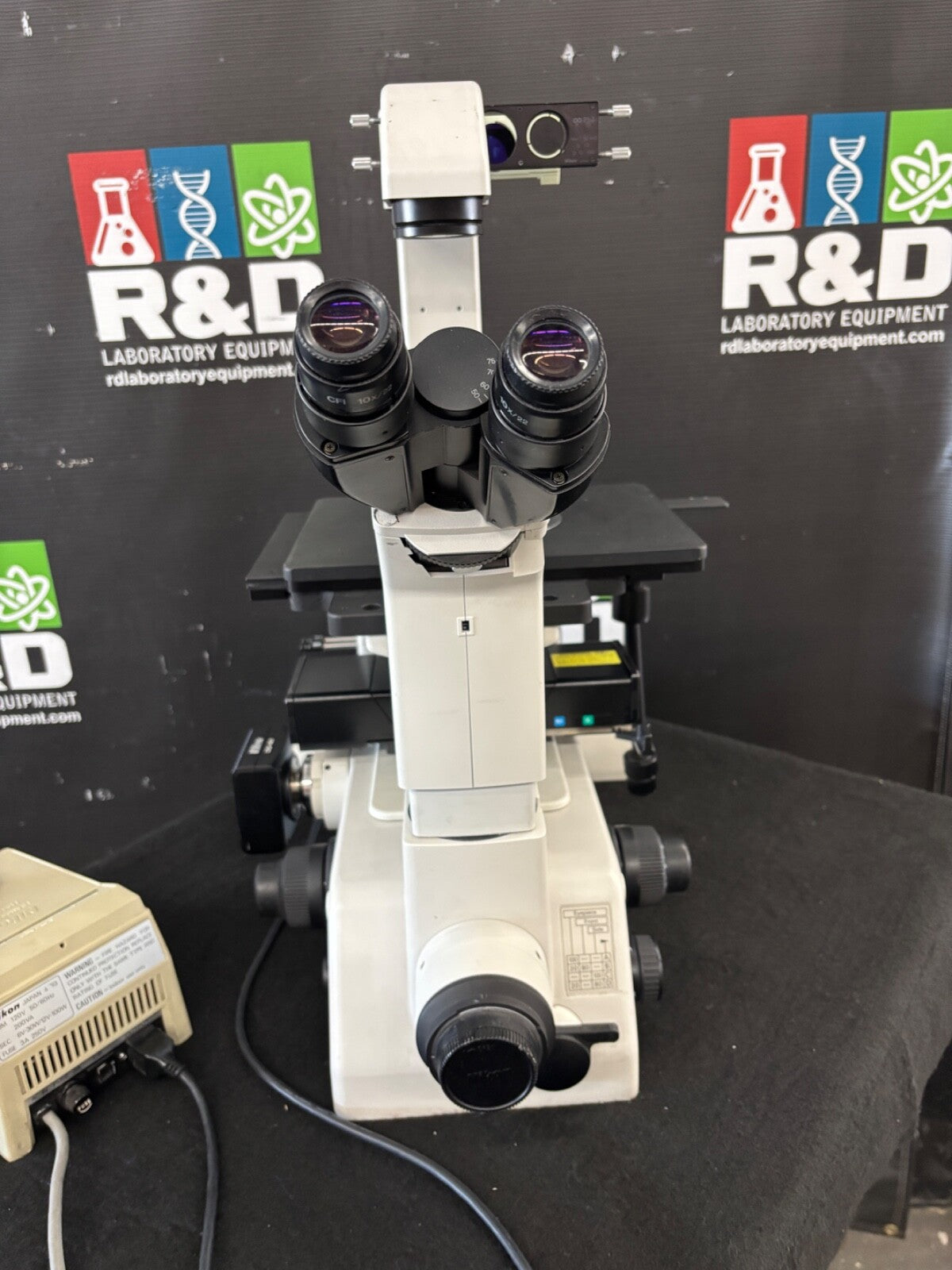 Nikon Eclipse TE300 Inverted Phase Contrast Fluorescence Microscope 4 Objectives