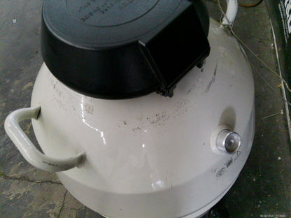 MVE Cryosystem 750 LN2 Liquid Nitrogen Dewar Storage Tank 47L w/ Racks & Cart