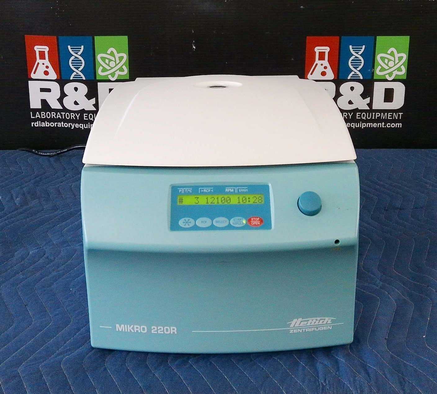 Hettich Mikro 220R 2205-01 Refrigerated Micro Centrifuge w/ 24x4g Rotor 1195-L (2010)