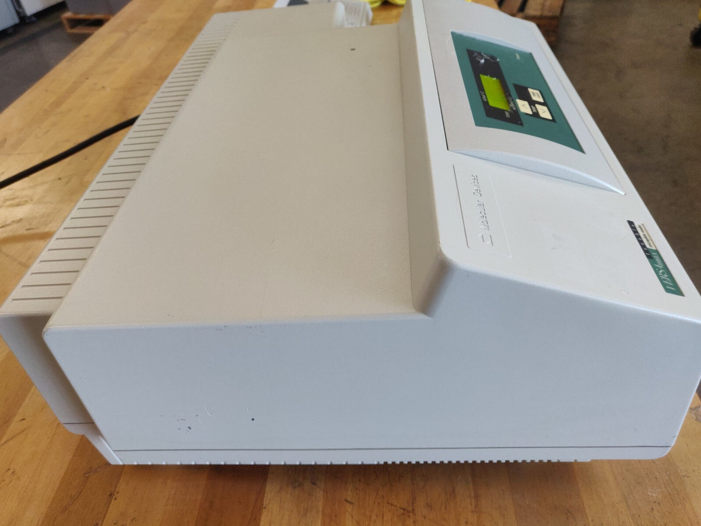 Molecular Devices VersaMax Tunable Microplate Reader 120v