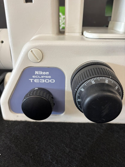 Nikon Eclipse TE300 Inverted Phase Contrast Fluorescence Microscope 4 Objectives