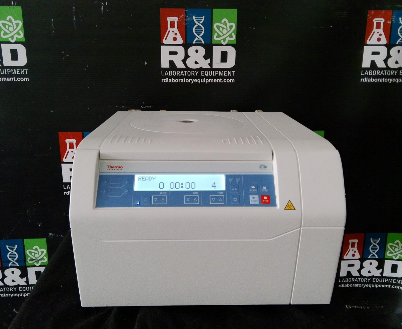 Thermo Scientific Sorvall ST8R Refrigerated Benchtop Centrifuge w/ Rotor