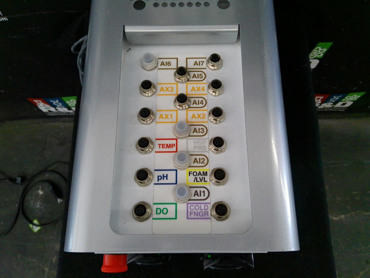 Finesse G3Lab Universal F100-2277-300 Rev 1 Bioreactor Controller w/pH&DO Probes