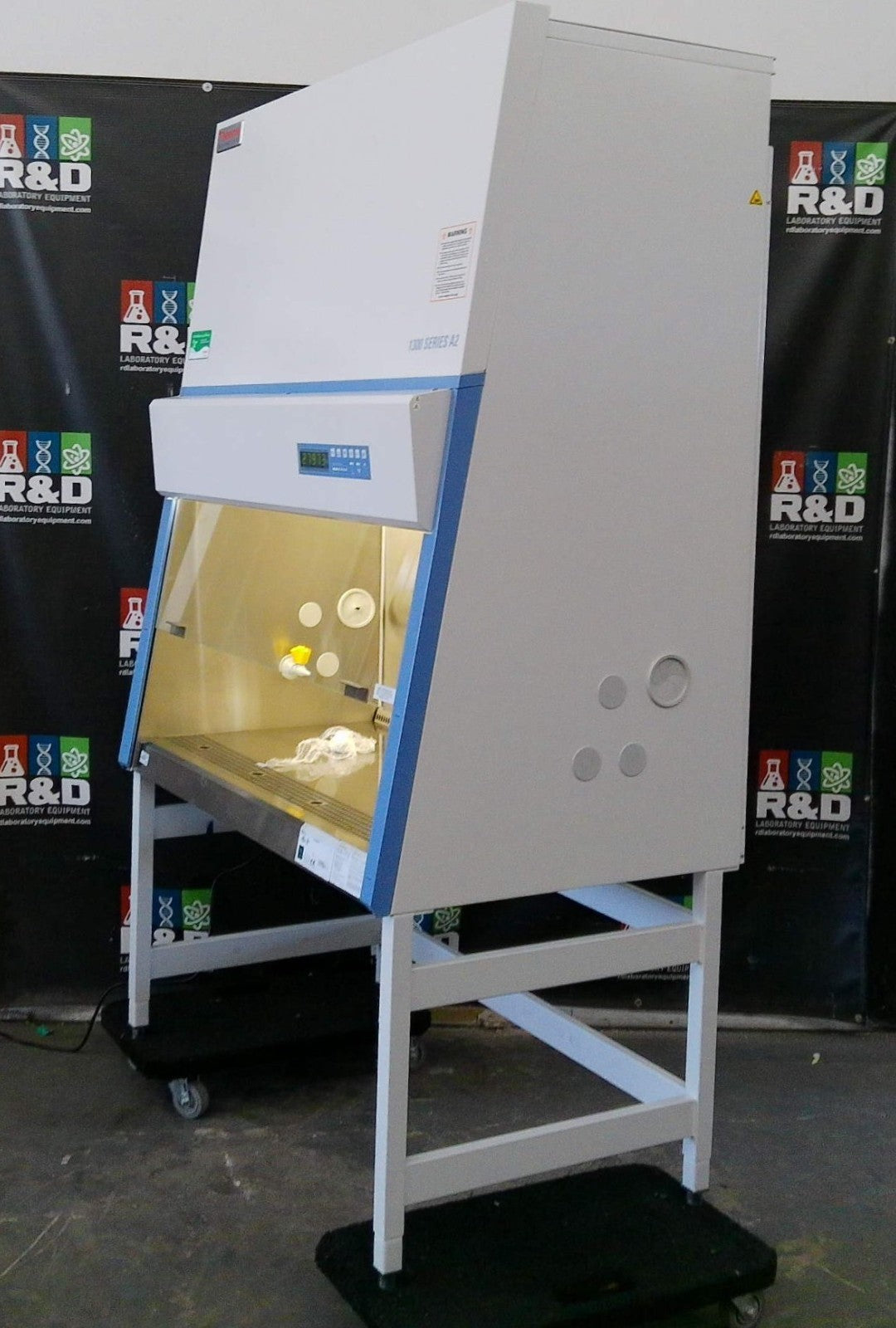 Thermo Scientific 4ft 1375 A2 Biosafety/Biological Safety Cabinet w/UV +Warranty