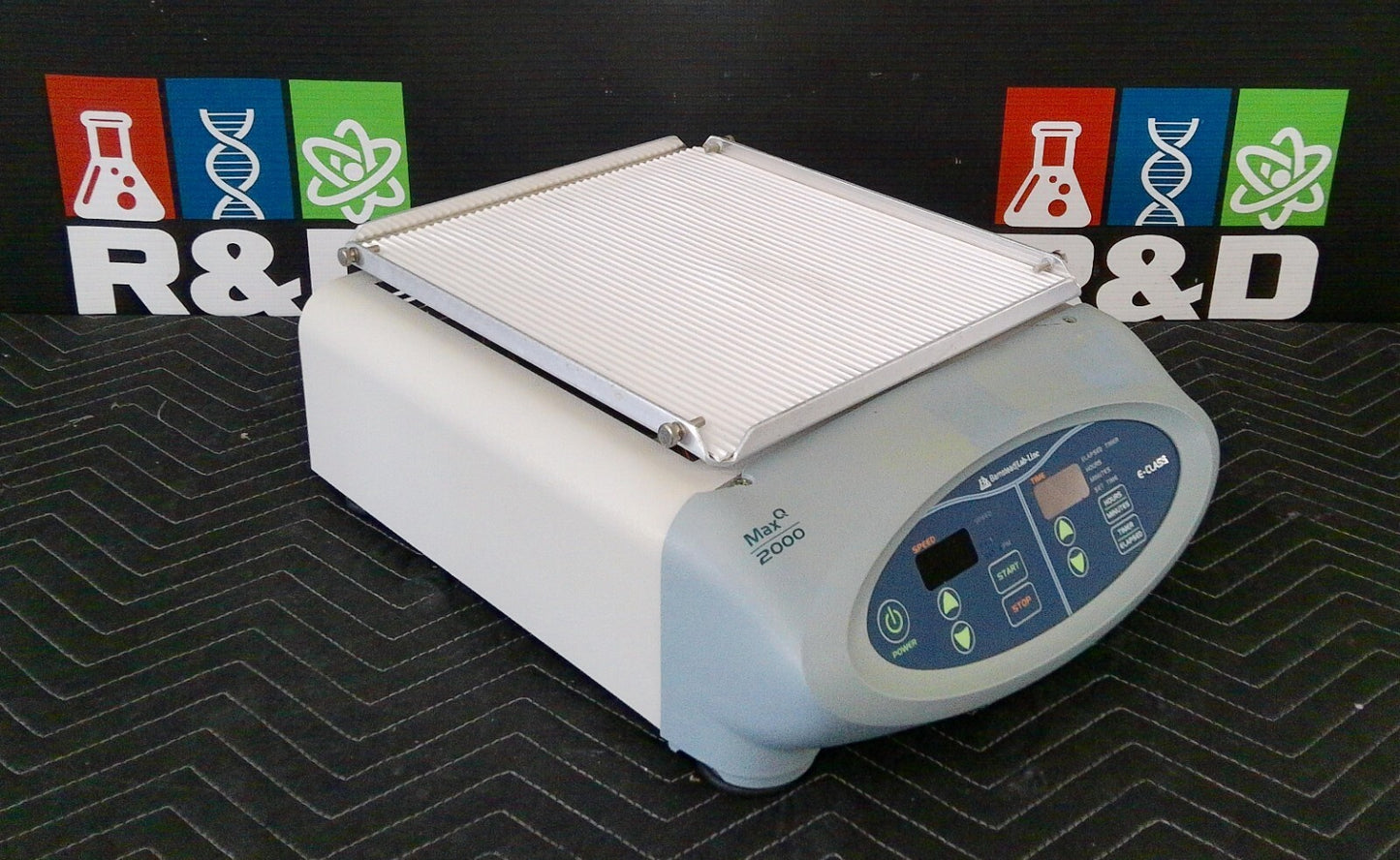 Barnstead/ Lab-Line SHKE2000 MaxQ 2000 Digital Benchtop Orbital Platform Shaker