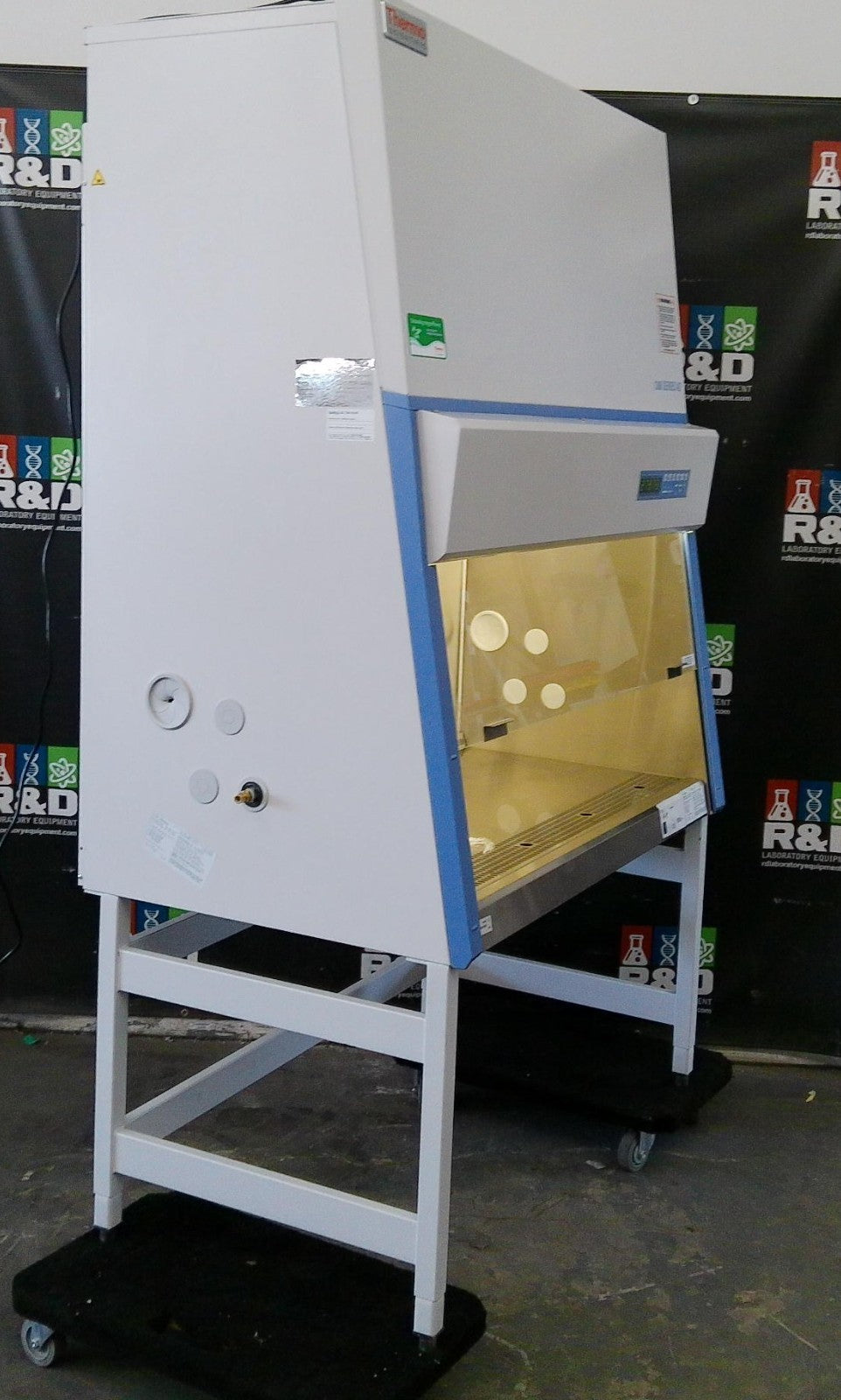 Thermo Scientific 4ft 1375 A2 Biosafety/Biological Safety Cabinet w/UV +Warranty