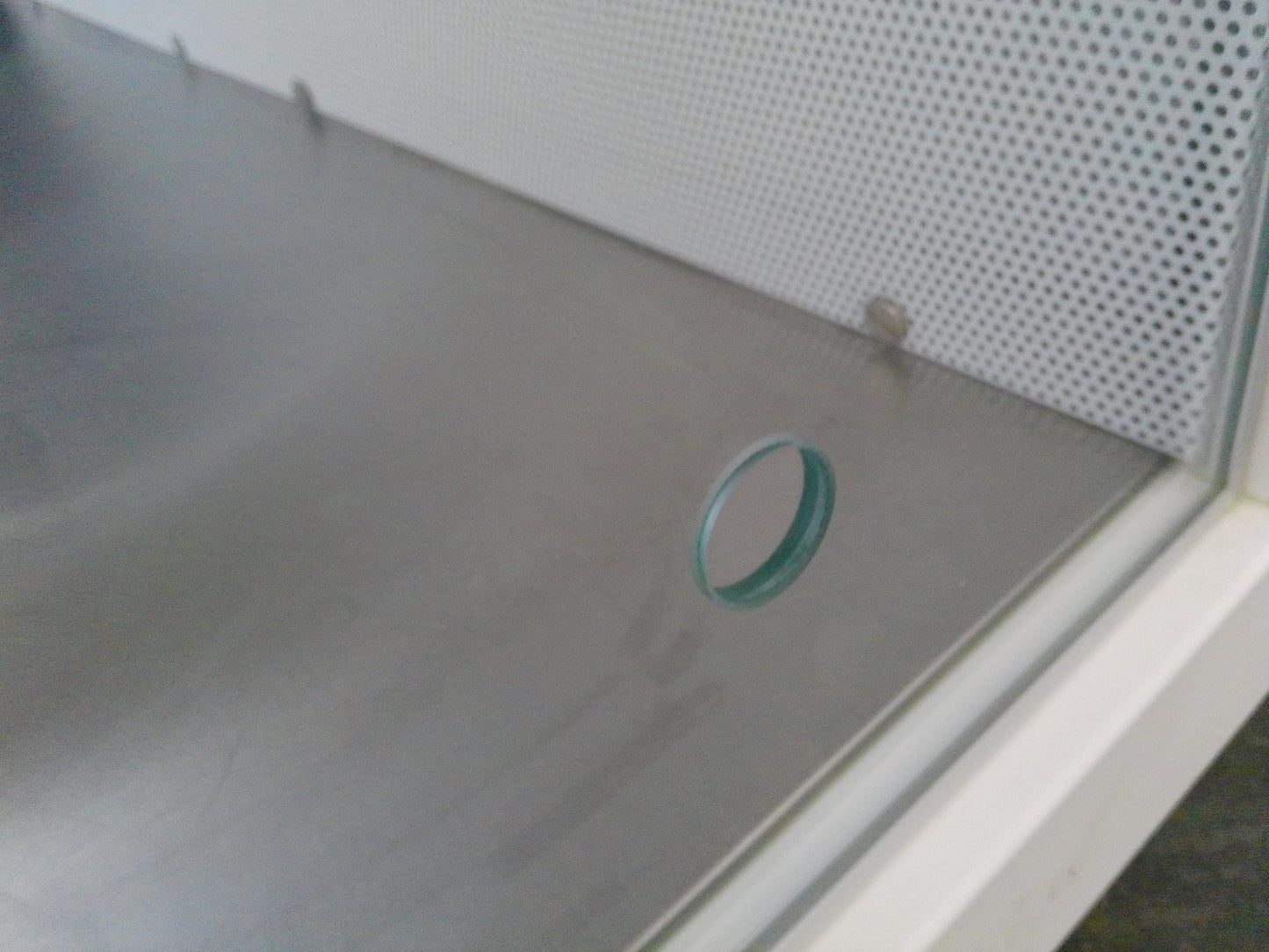 Thermo Scientific 4ft Heraguard ECO 1.2 Clean Bench Laminar Flow Hood w/ Stand