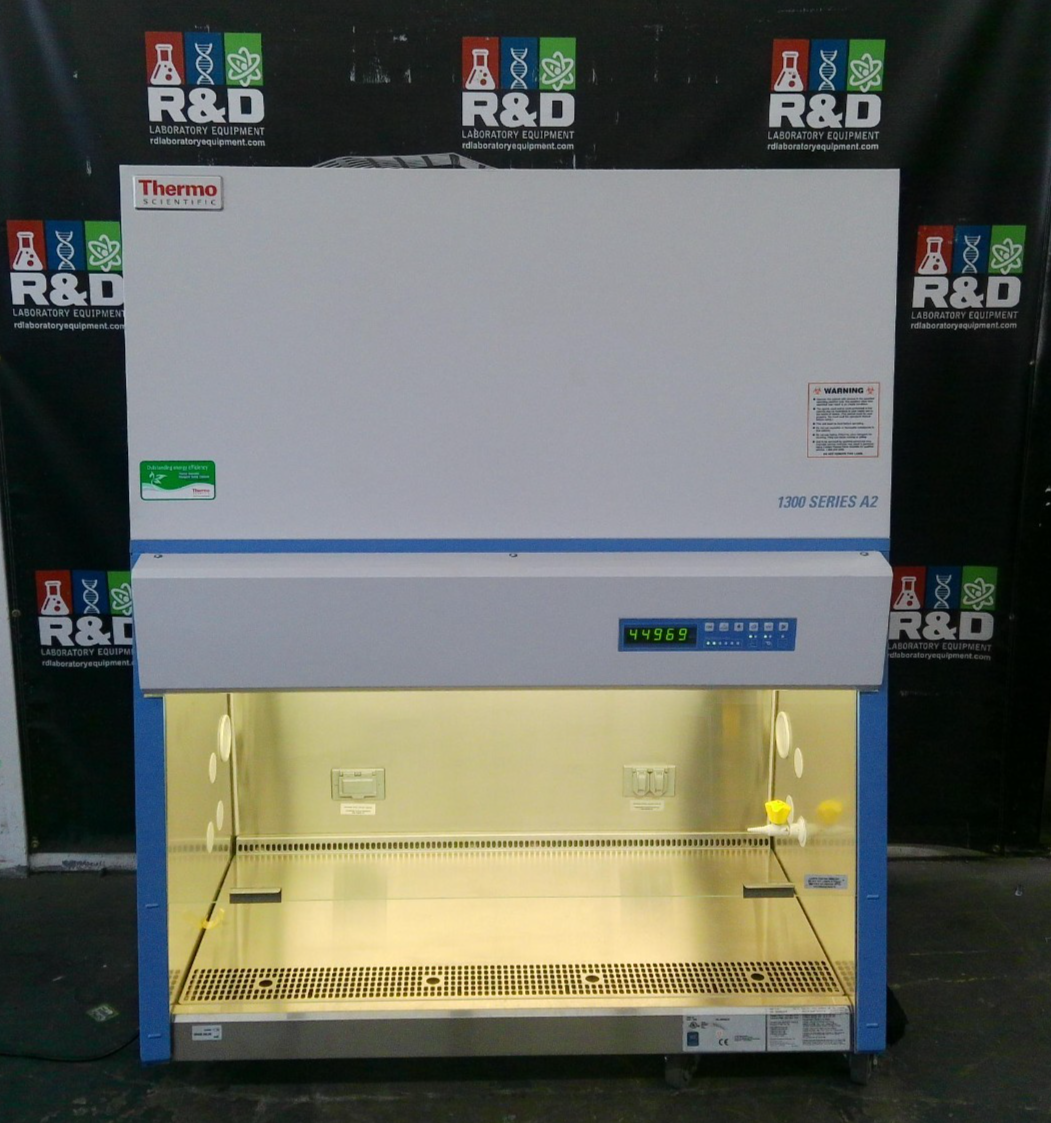 Thermo Scientific 4ft 1335 A2 Biosafety/Biological Safety Cabinet w/ UV (2021)