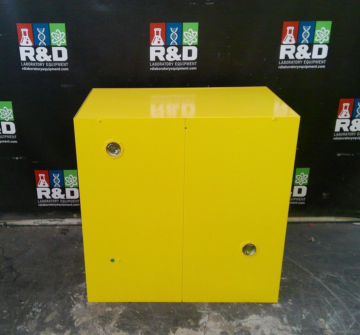 Uline H-14177S-Y Flammable Storage Cabinet Self Closing Doors 22 Gal