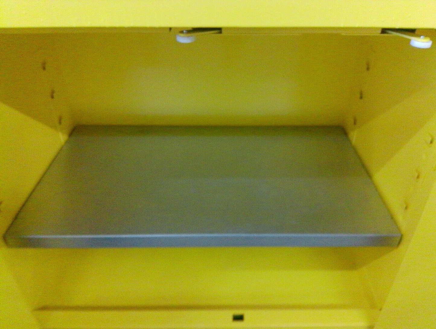 Justrite 892320 Flammable Storage Cabinet Self Closing Doors 22 Gal