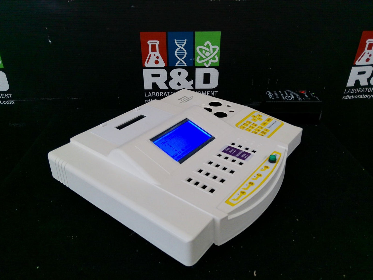 Labomed Inc. SCO-2004 4 Channel Semi-Automatic Coagulation Analyzer 220v