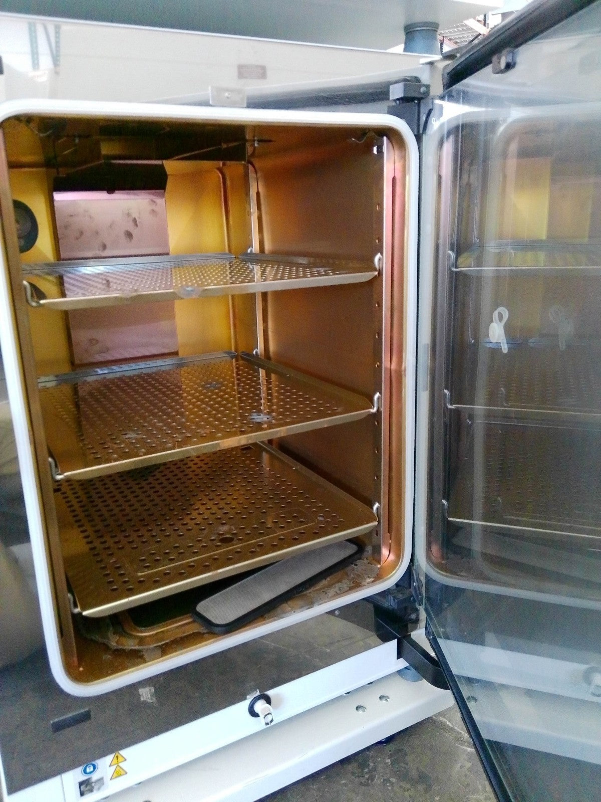 Thermo HERAcell Vios 160i Copper Lined CO2 Incubator (2022) Calibrated