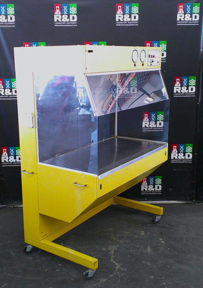 Lab Products 4ft Stay-Clean Laminar Flow, Animal Transfer Change Station