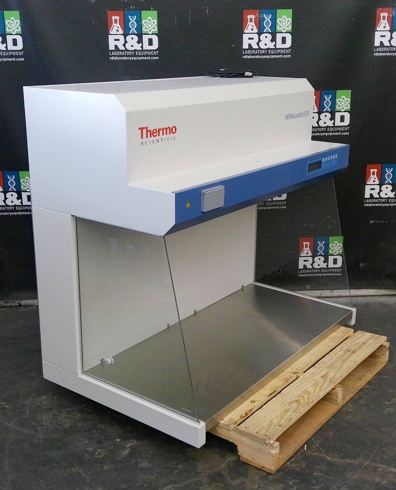 Thermo Scientific 4ft Heraguard ECO 1.2 Clean Bench Laminar Flow Hood w/ Stand