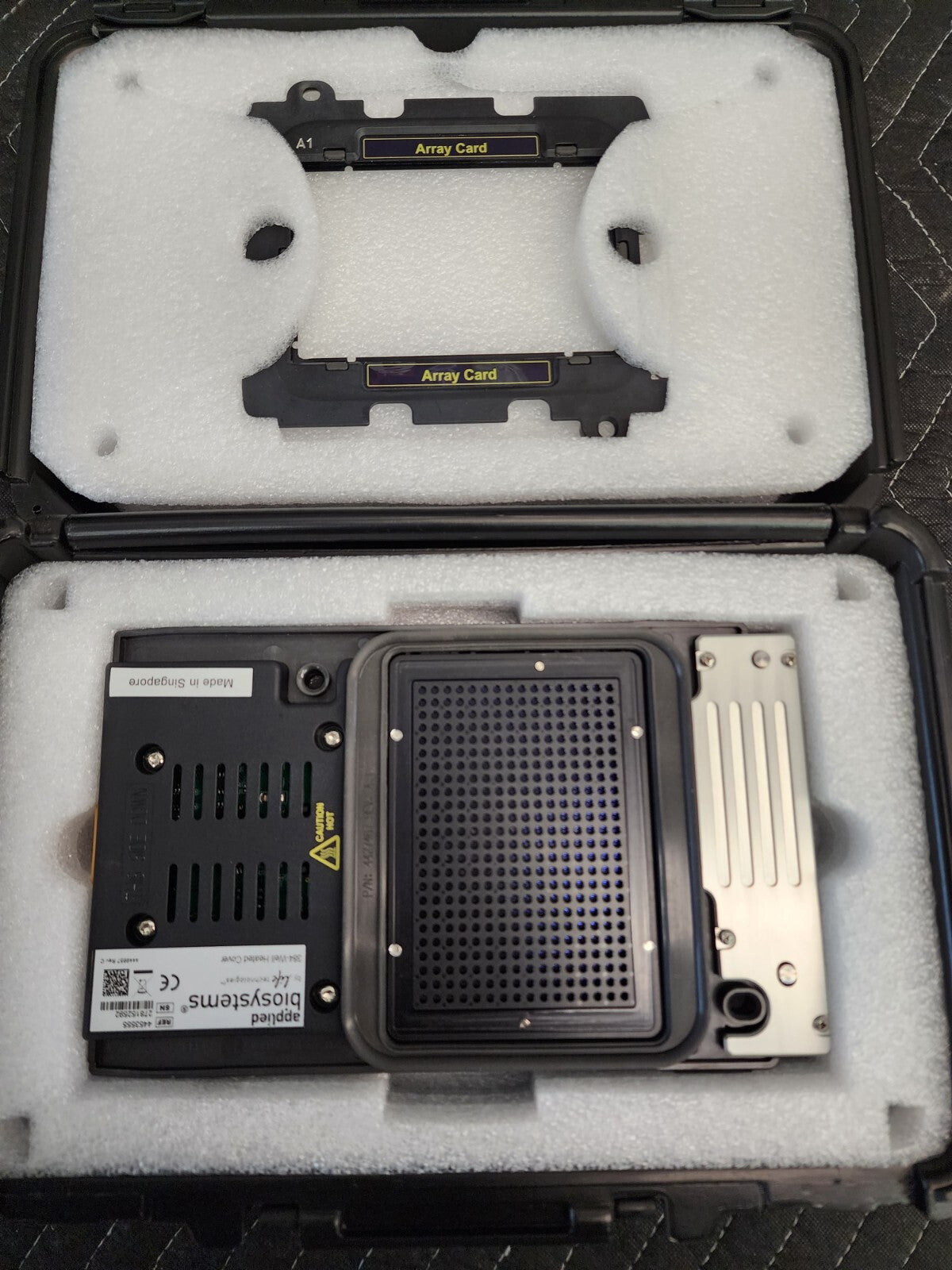 Applied Biosystems (4453555) 384 Well Heated Cover w/Array Card & Storage Case