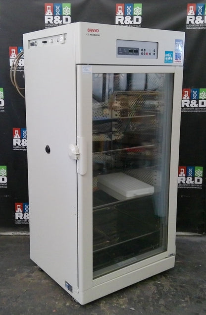 Sanyo MCO-80IC CO2 Large Reach-In Incubator 30.1Cf, 851L, 120v, Fully Tested