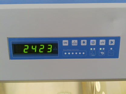 Thermo Scientific 4ft 1305  A2 Biosafety Cabinet w/UV & Stand FULLY TESTED