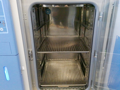 Thermo Scientific CO2 Incubator 3307 Steri-Cult 8.2Cf 120v
