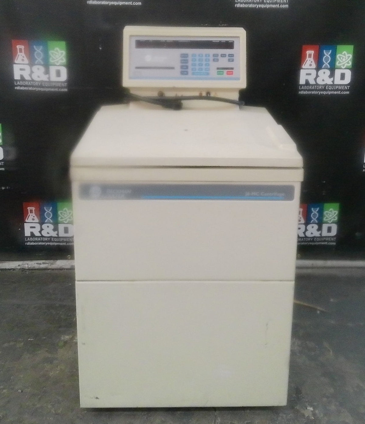 Beckman Coulter J6-MC High-Capacity Refrigerated Floor Centrifuge w/ Rotor