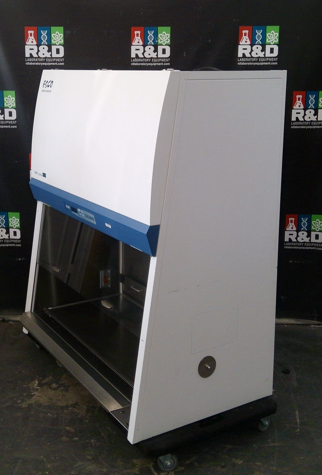 Esco 4ft VA2-4A9 Animal Handling Biosafety Cabinet w/Stand & UV (2022)