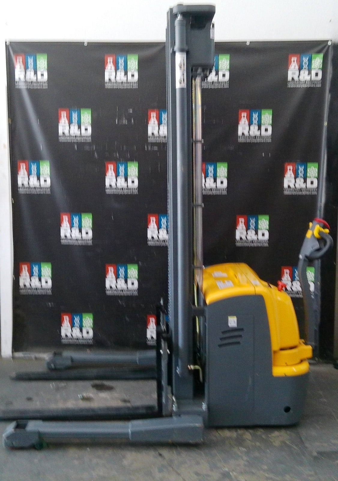 CTD15-III 3300lb Capacity Lift High Reach Electric Stacker w/ Adjustable Forks