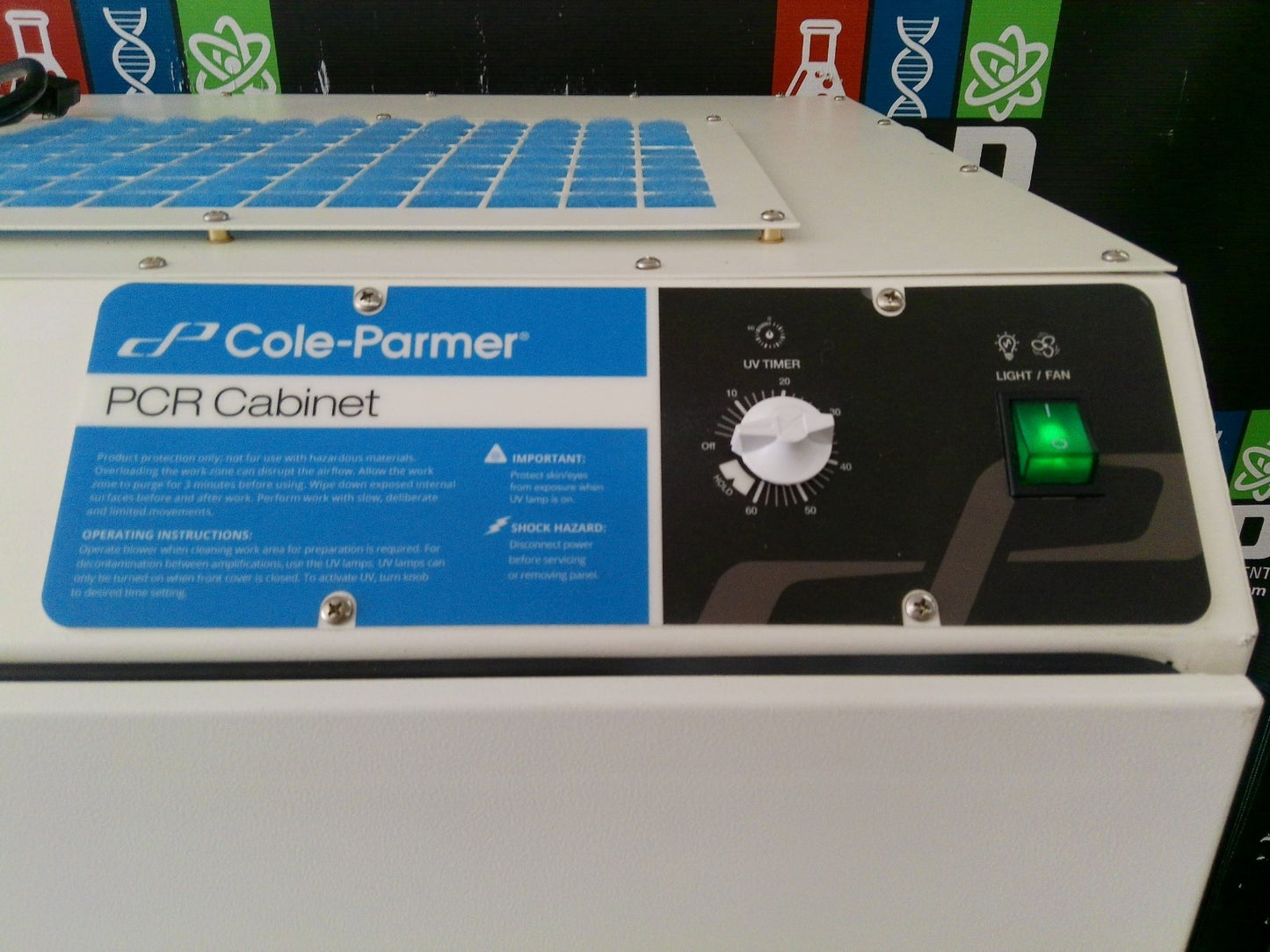 Cole Parmer 4ft 7890044 PCR Cabinet Laminar Flow w/ UV & Fluorescent Lighting
