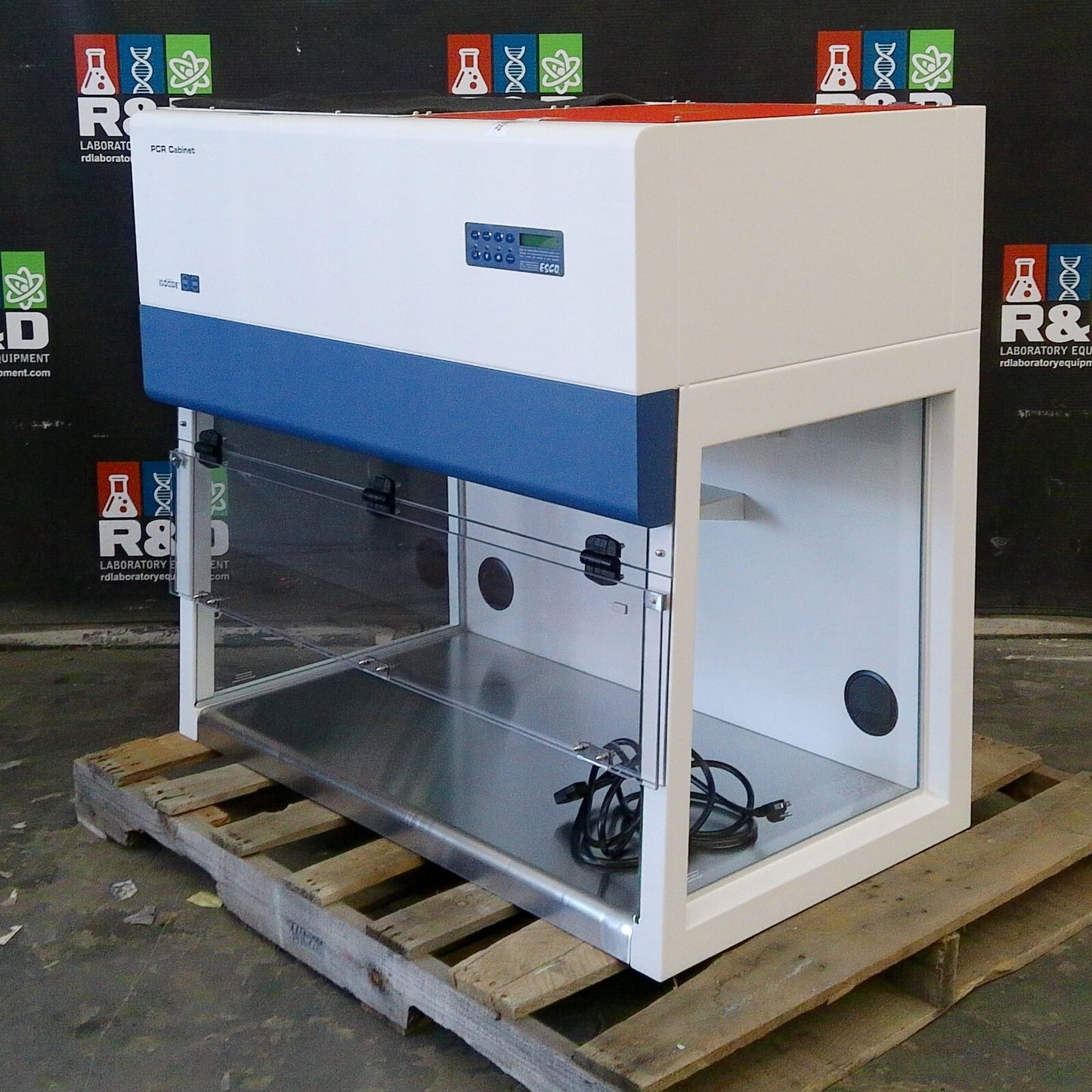 Esco 4ft PCR Cabinet w/UV, No Stand (yr 2022) Vertical Laminar Airflow Device.