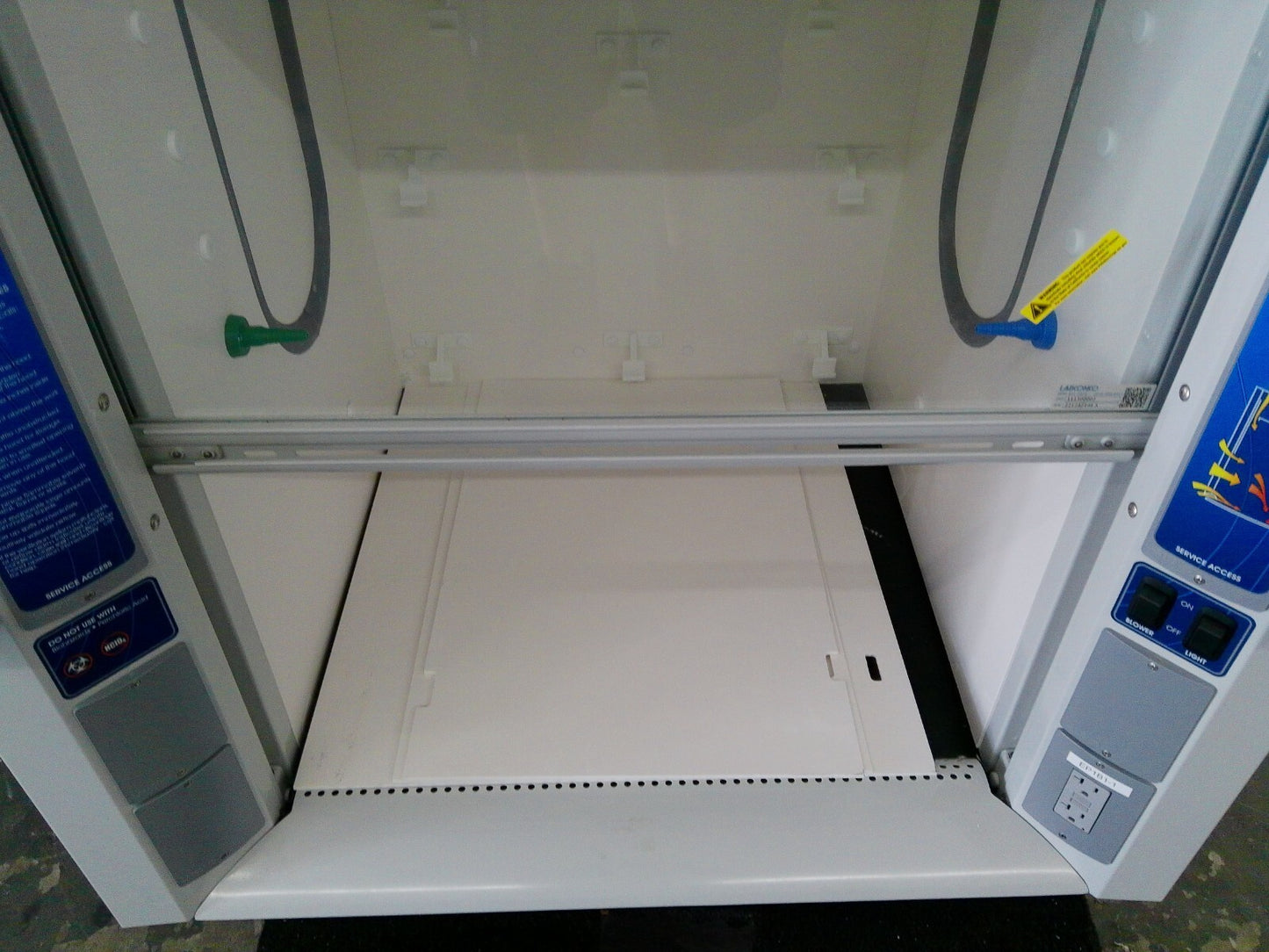 Labconco 3ft Protector XL Benchtop Laboratory Fumehood w/ Base & LED Lighting