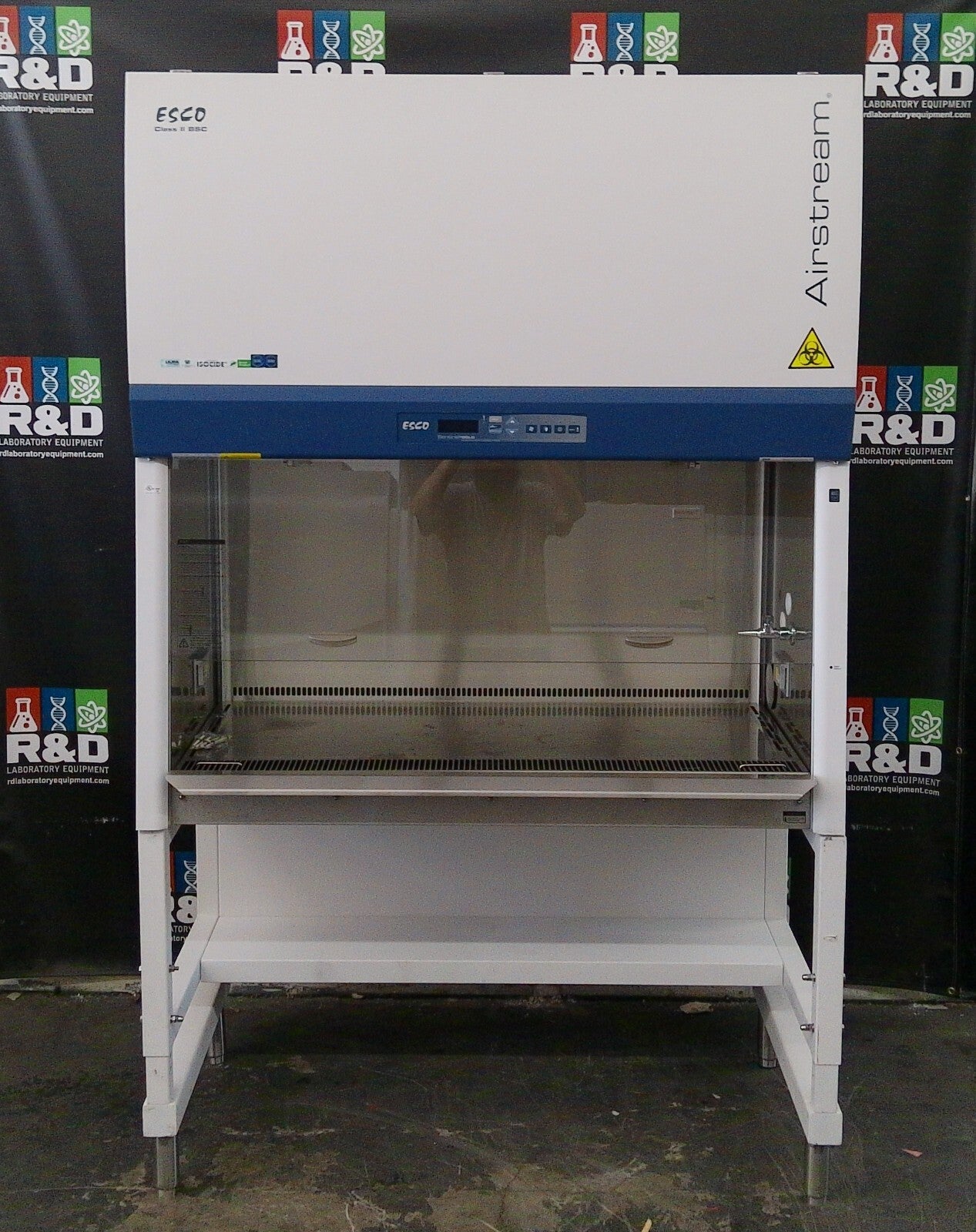 Esco 4ft AC2-4S9 (2022) A2 Biosafety Cabinet w/Stand & UV, FULLY TESTED