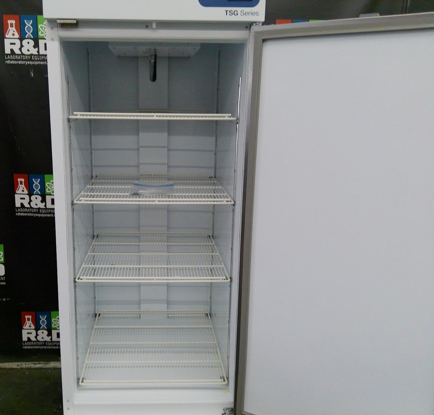 Thermo Scientific GTTSG25RPSA +4C Laboratory Refrigerator 23Cf 120v