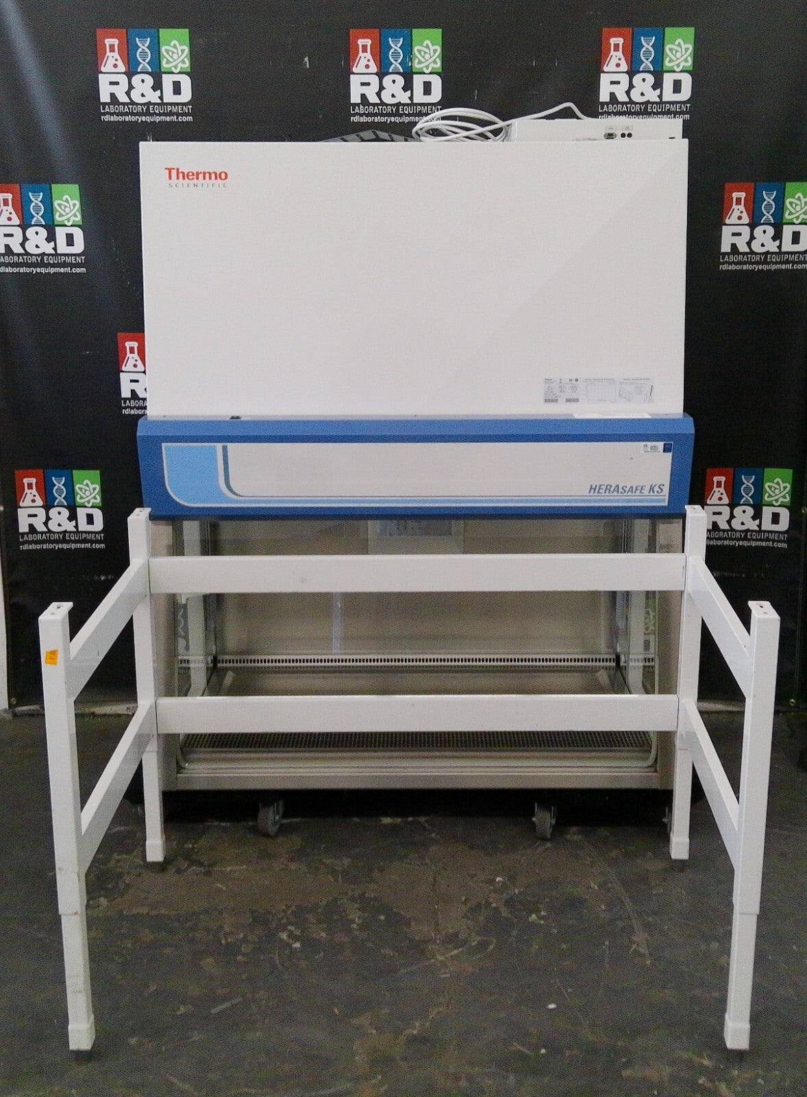 Thermo Scientific 4ft HERAsafe KS A2 Biosafety Cabinet w/UV, Stand, and Remote