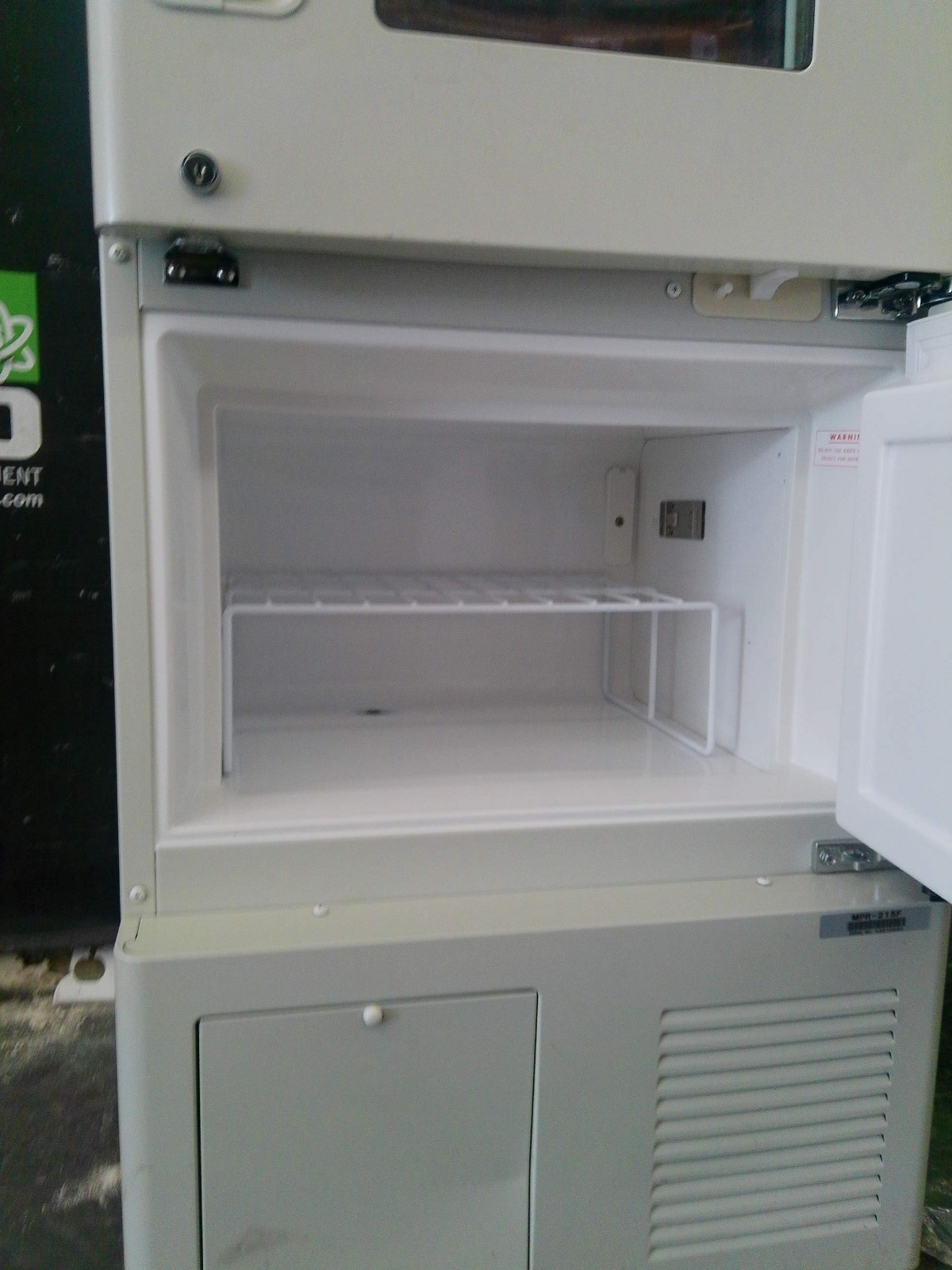 Sanyo MPR-215F Laboratory Refrigerator / Freezer Combo  7.6Cf