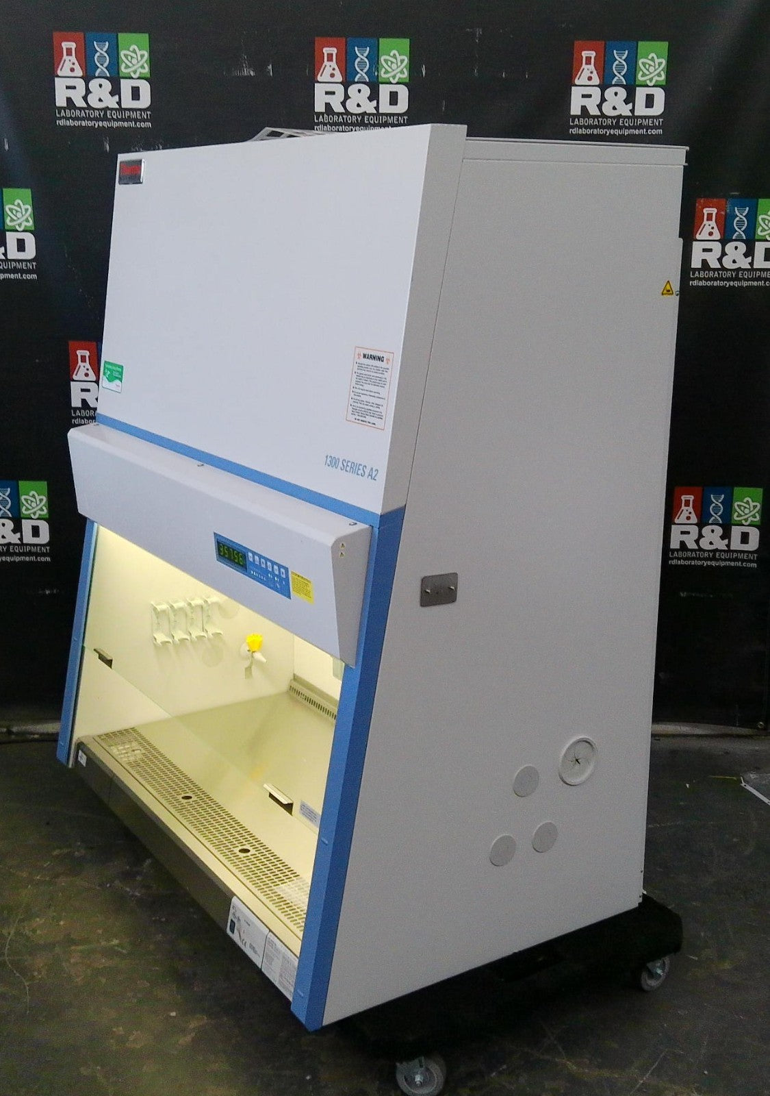 Thermo Scientific 4ft 1385  A2 Biosafety Cabinet w/UV & Stand (2019)FULLY TESTED