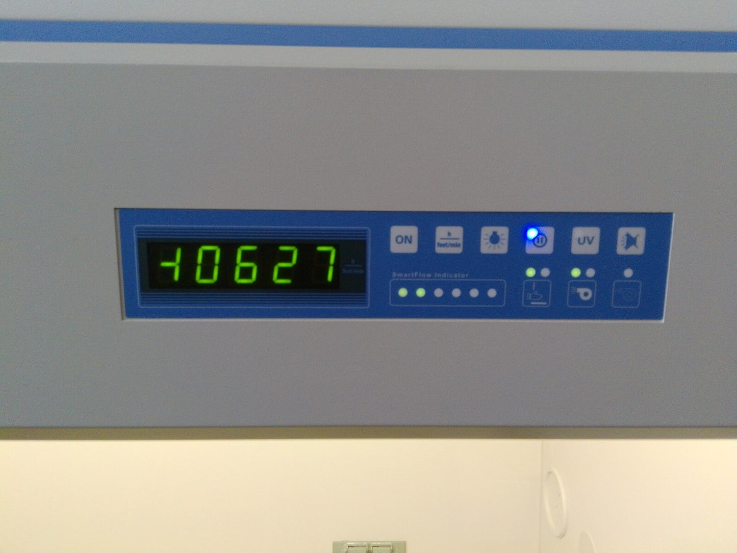 Thermo Scientific 4ft 1385  A2 Biosafety Cabinet w/UV & Stand FULLY TESTED