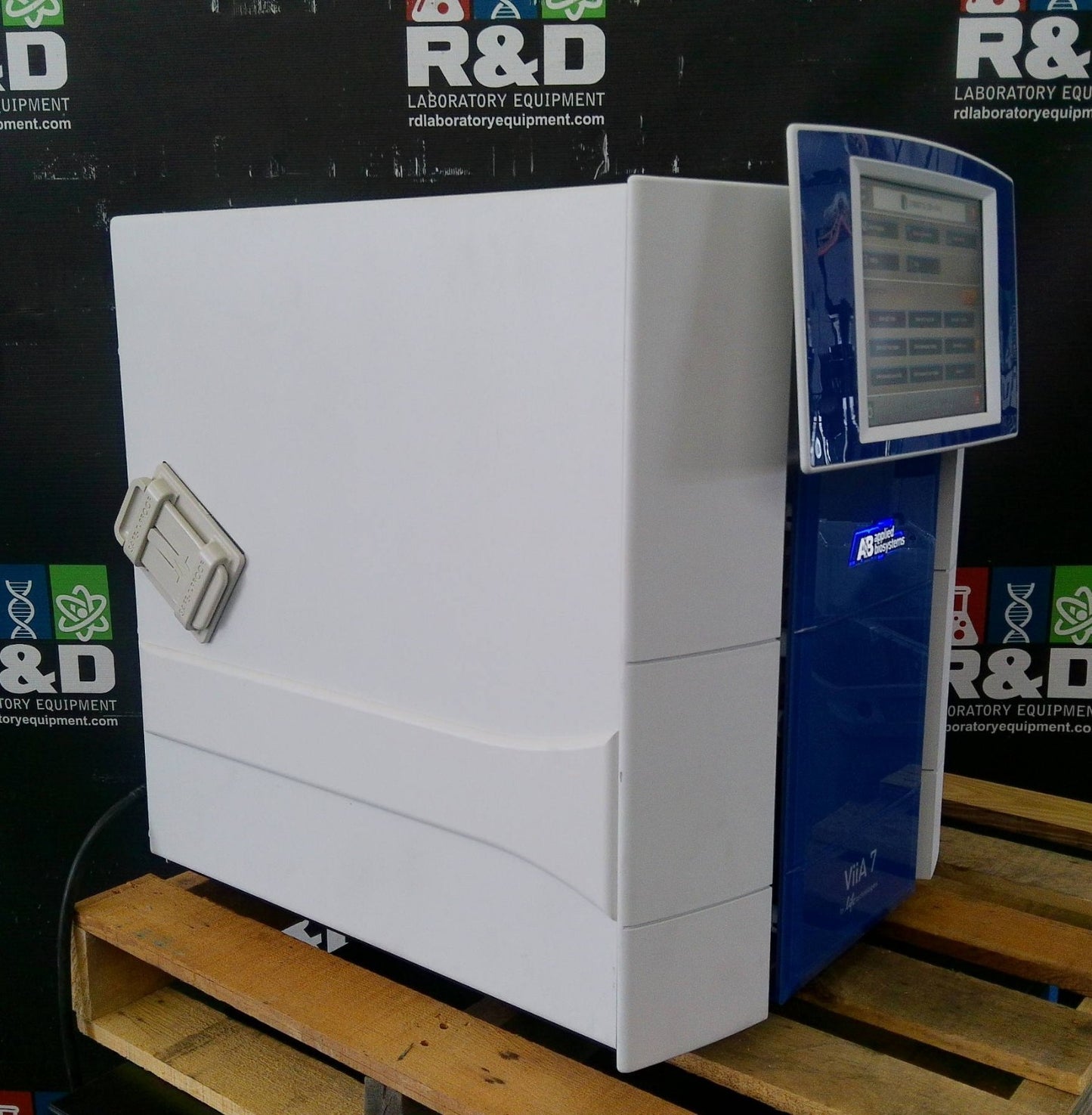 Applied Biosystems 4453552 ViiA 7 Real-Time 384-Well Six-Color PCR System (2011)