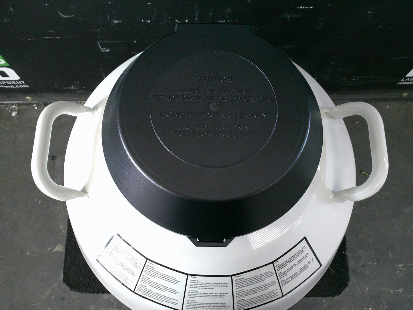 Thermo Scientific BioCane 47 LN2 Liquid Nitrogen Dewar Storage Tank 47L w/Racks